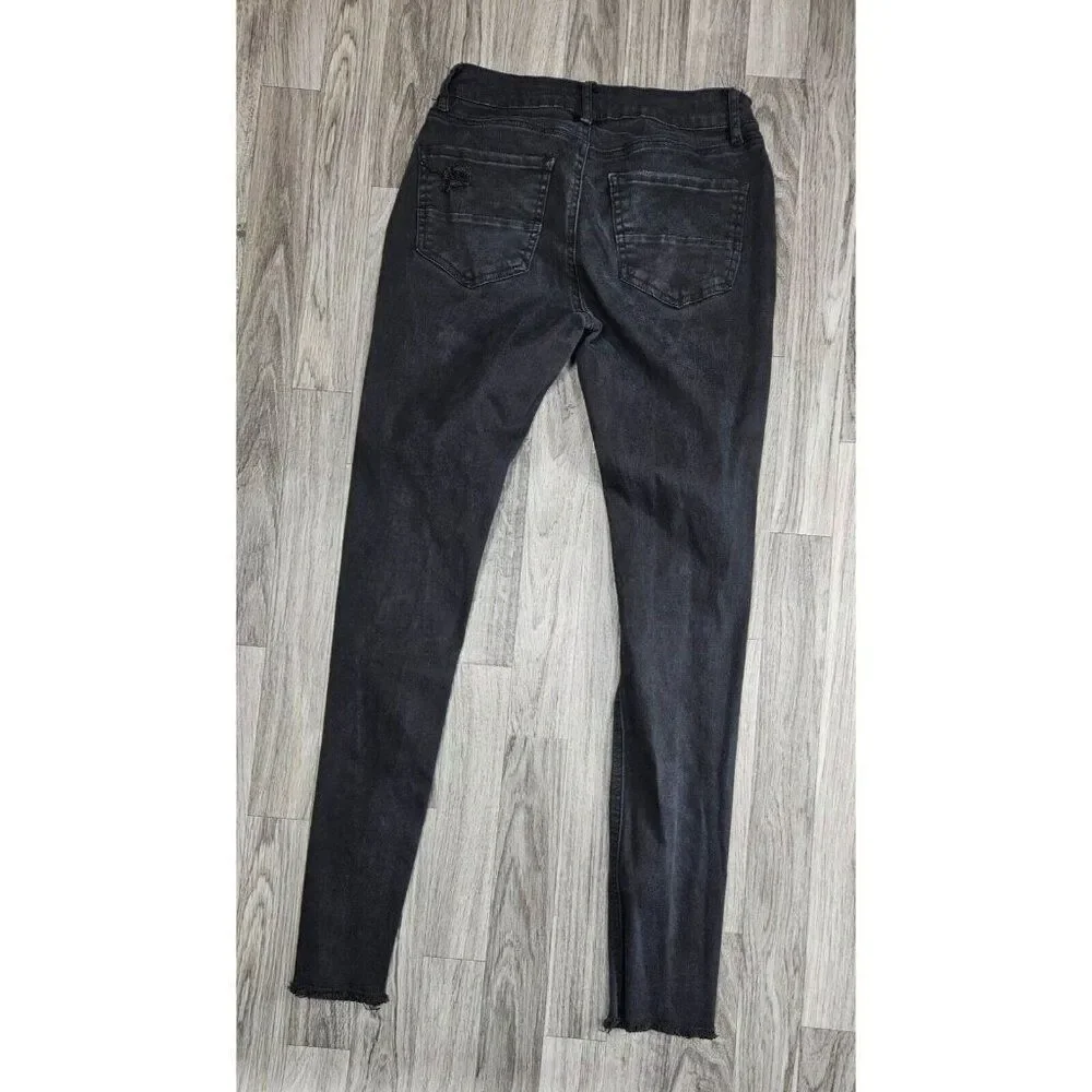 (3/$35) Refuge Size 4 Pockets Fringe Hem Distressed Black Grey Denim‎ Jeans